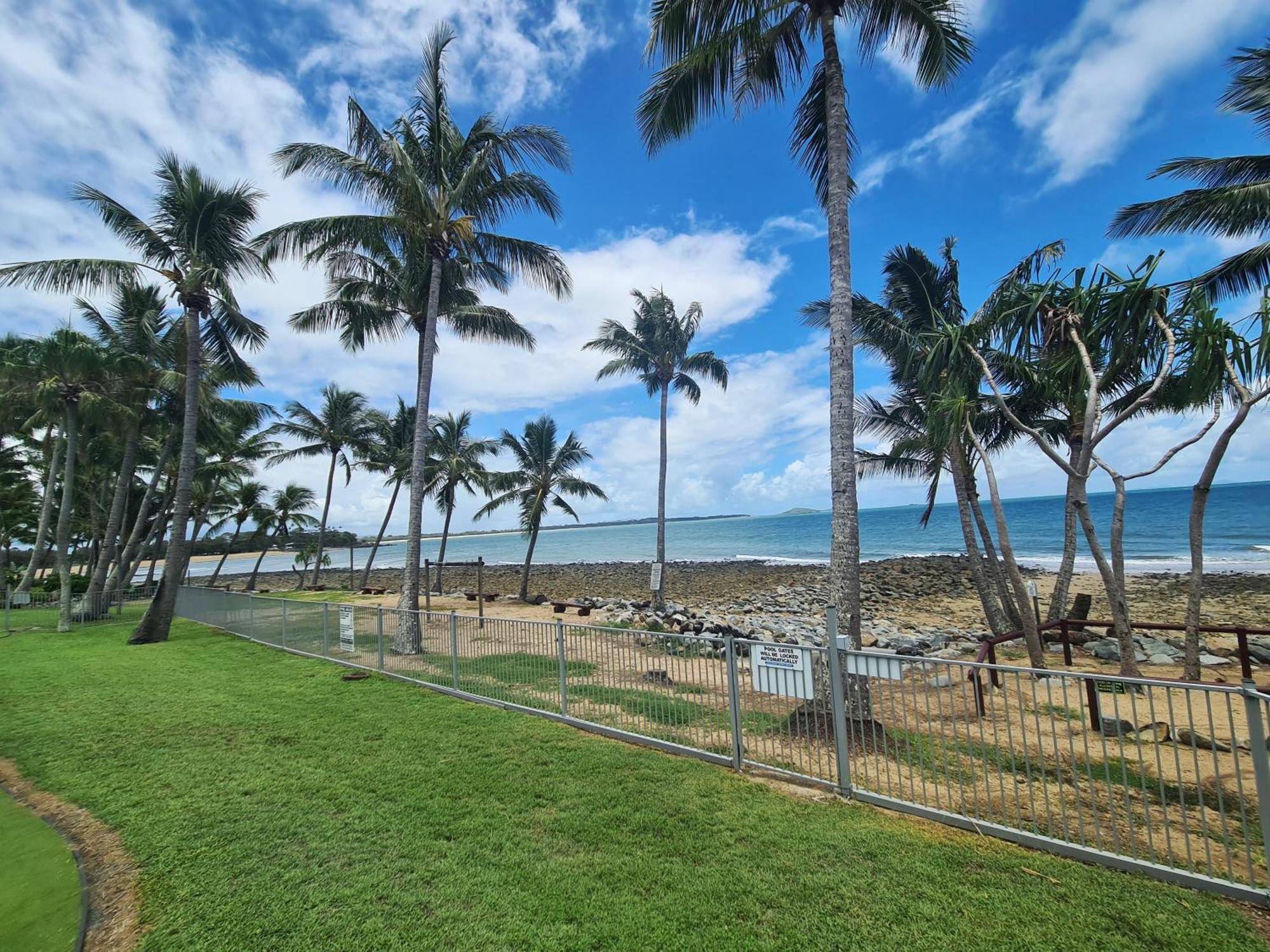Dolphin Heads - Resort Unit - Absolute Beachfront! - Whitsunday Getaway! แมคคาย ภายนอก รูปภาพ